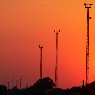 City council halts new cell towers
