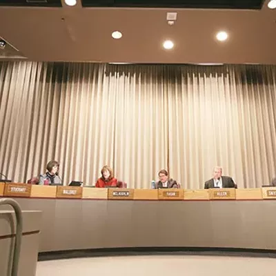 Image: Council passes sit-lie changes, postpones ombudsman vote