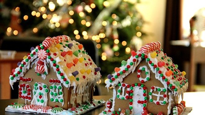 Gingerbread House Decorating (Sunday Sessions)