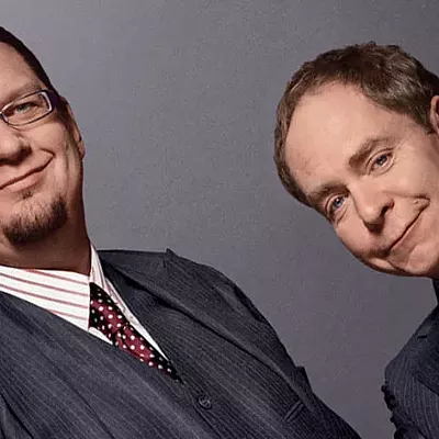 Image: REVIEW: Penn & Teller's gonzo magic still satisfies