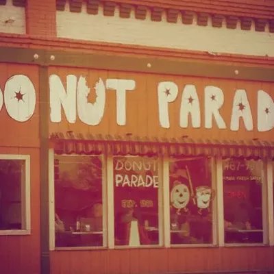 Image: Donut Parade closes, Dakota-Access pipeline delayed and morning headlines