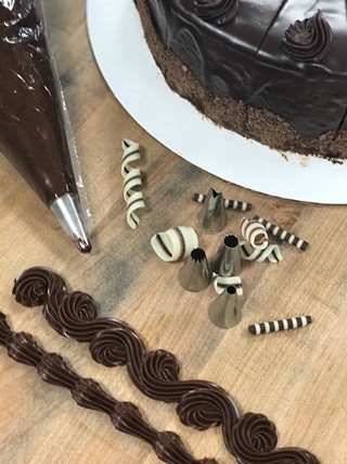 Beginner's Cake Decorating Class