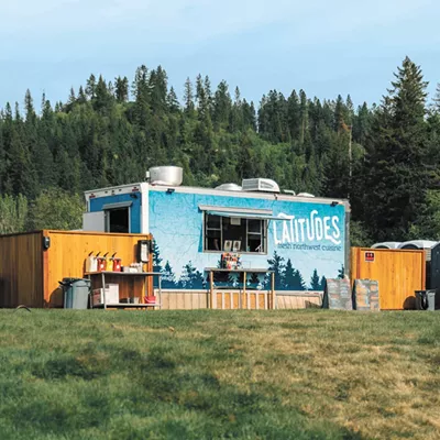 Image: Enjoy dockside dining at Lake Coeur d'Alene's sophisticated Latitudes restaurant/food truck