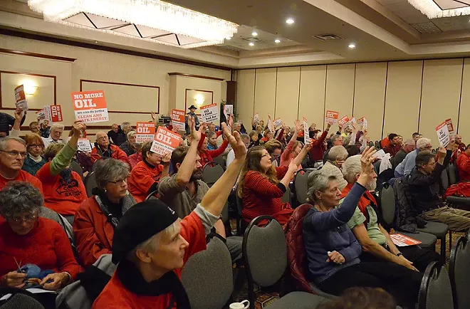 Environmental, safety risks dominate public testimony on oil train shipments