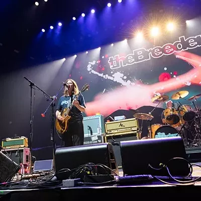 Image: Foo Fighters and the Breeders rock the Arena