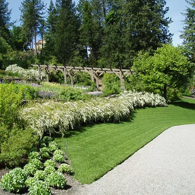 Image: Moore-Turner Heritage Gardens Carriage Road