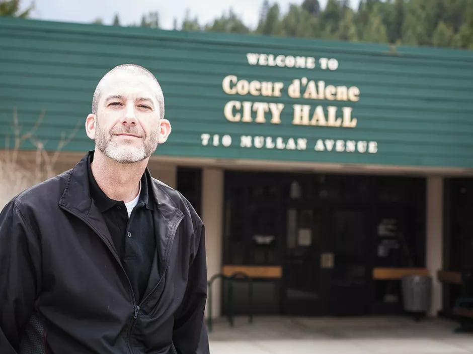 Now 911 is involved in the Gridley-Adams spat