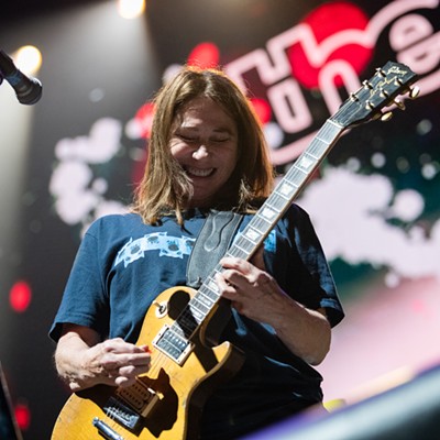 Image: Photos of Foo Fighters performing with The Breeders at the Spokane Arena on August 4, 2023