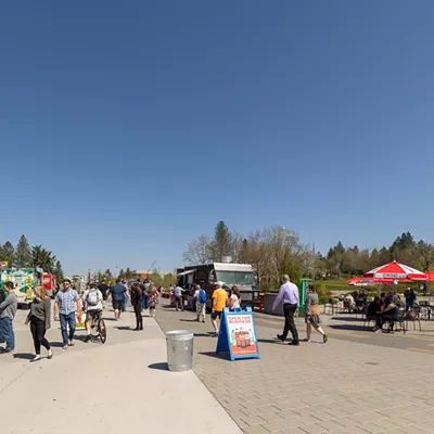 Image: Riverfront Eats