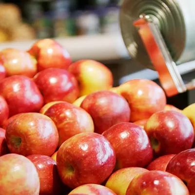 Image: Tariffs could raise apple prices, pinching shoppers who'll pay more even as growers earn less