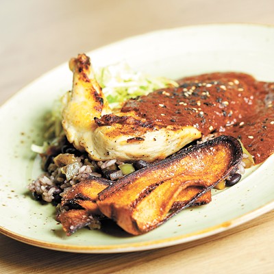 Terraza Waterfront Caf&eacute; infuses a passion for Central and South American cooking into its complex chicken en mole negro