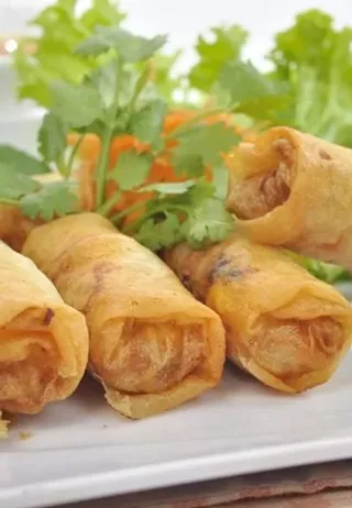 Image: Thai Cooking: Fresh and Fried Rolls