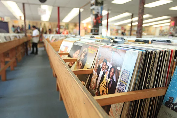 The memories hidden in the scent of a record store