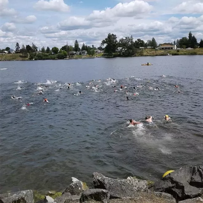 swim start of Trailblazer triathlon