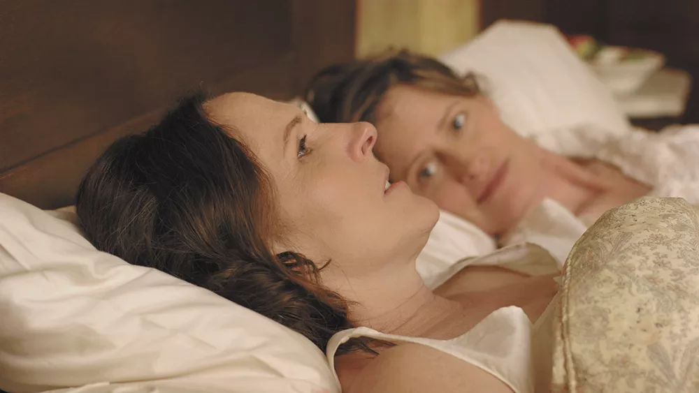 Reversing the queer erasure of history, Wild Nights with Emily is the fun, gay romp that Emily Dickinson so deserves