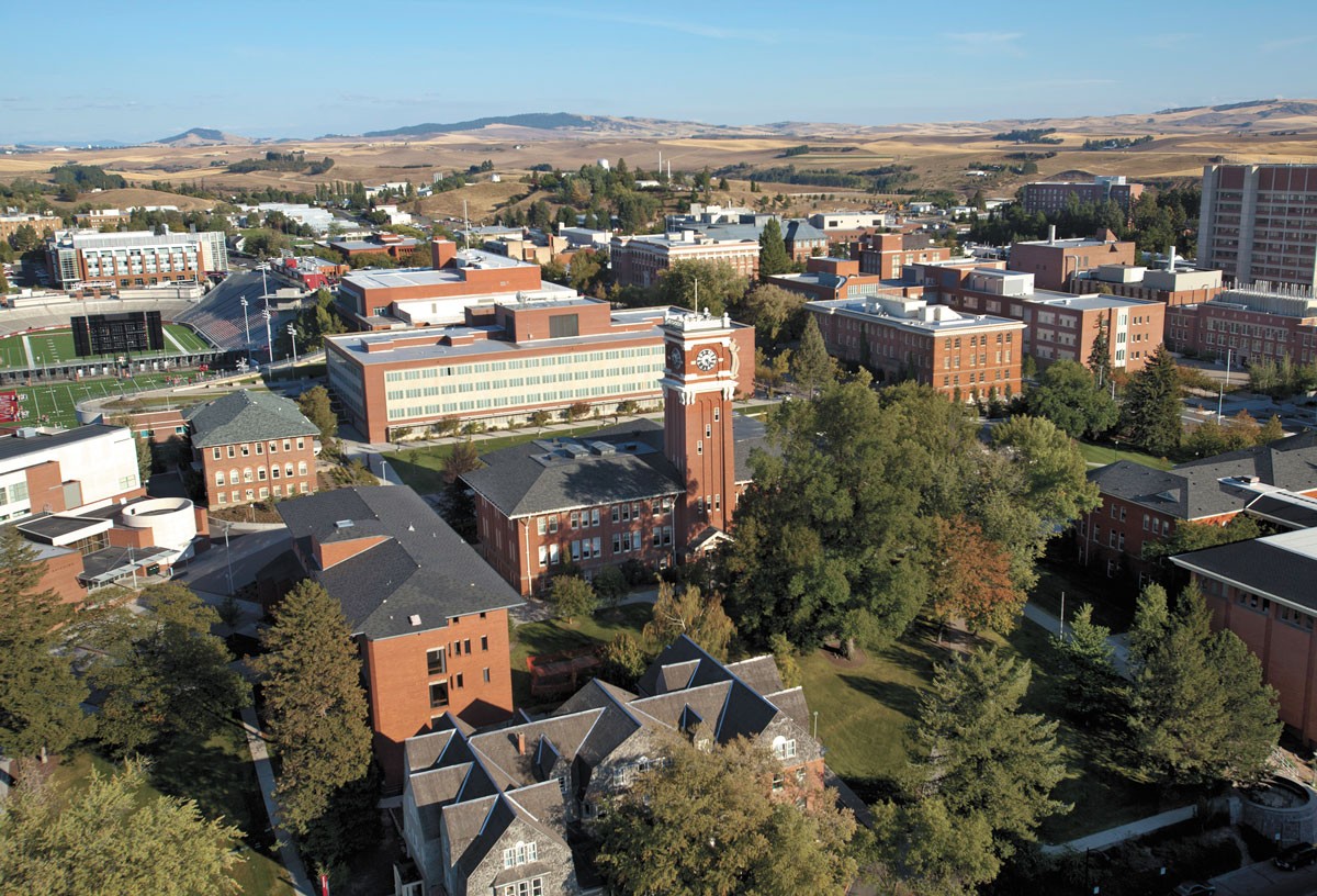 With most classes online, some students reluctantly move back to Pullman