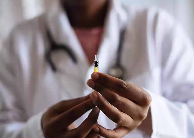 Is ‘Natural Immunity’ From COVID Better Than a Vaccine?
