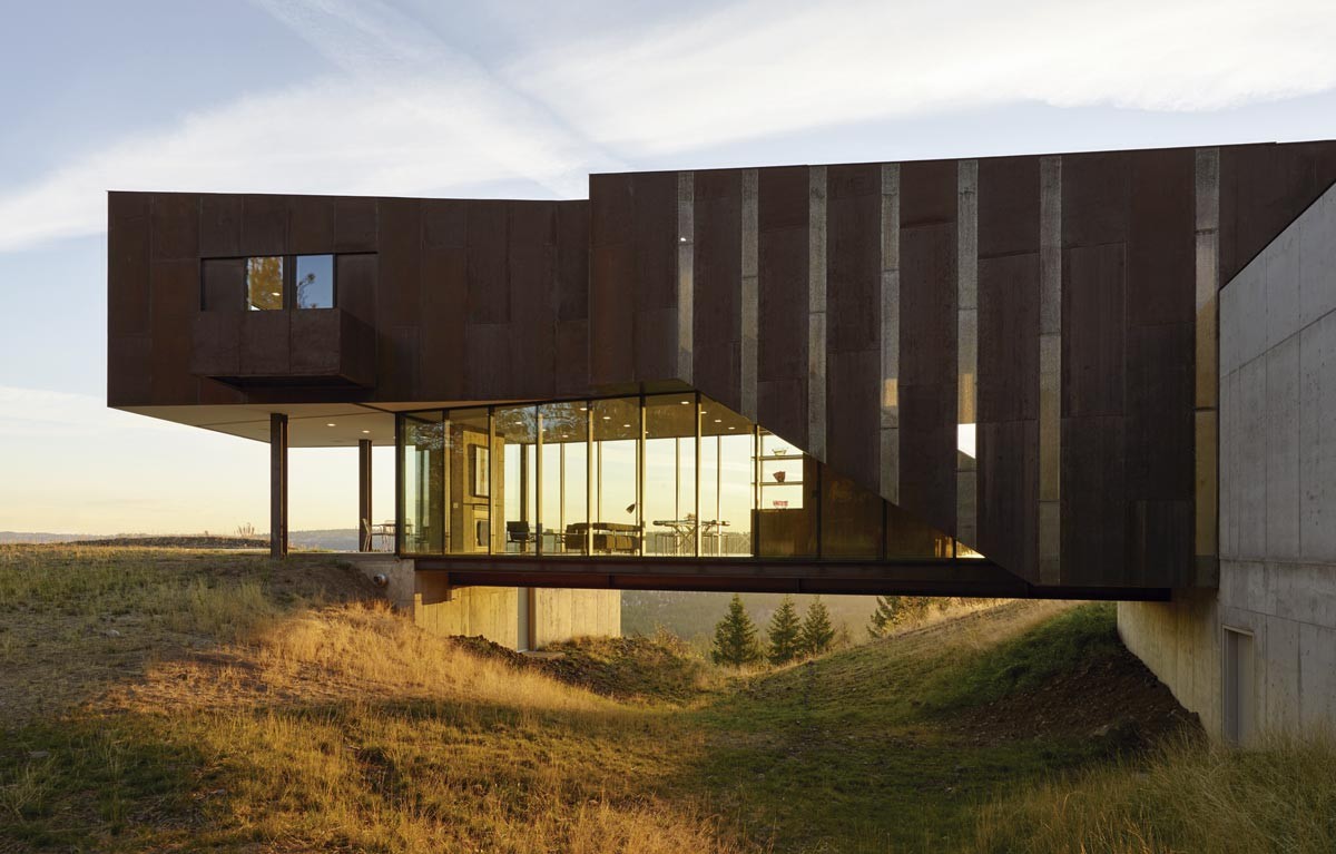 An art-infused, earth-forward Tom Kundig home rises from Spokane's West Plains