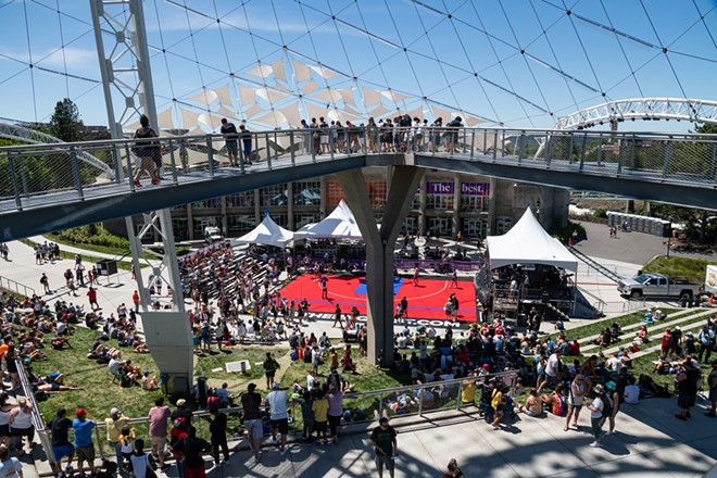 A first-timer at Hoopfest finds hoop dreams come with the experience (2)