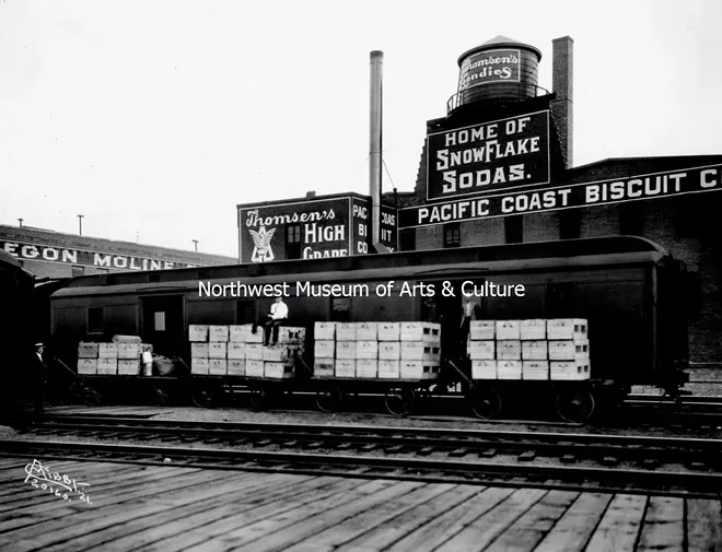 The MAC's digital photo collections are now available