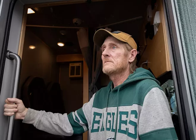 A refurbished bus brings opioid treatment to Deer Park, testing a model that could be used across the rural U.S.