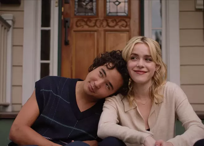 Uneven teen comedy Sweethearts features appealing stars in an underwhelming story