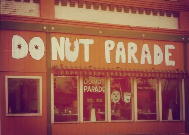 Donut Parade closes, Dakota-Access pipeline delayed and morning headlines