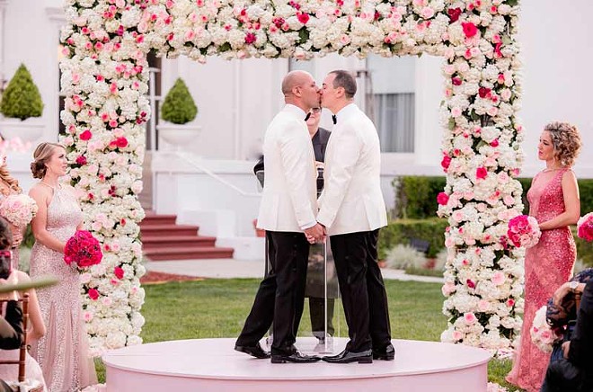 Richland florist's gay-marriage decision, Carl's Jr. regains CEO, and morning headlines