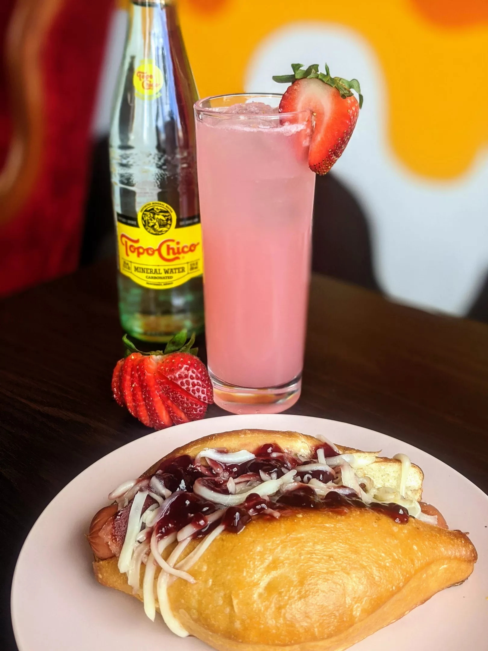 Lil Sumthin’ Saloon shifts focus to serve TexMexinspired hot dogs and